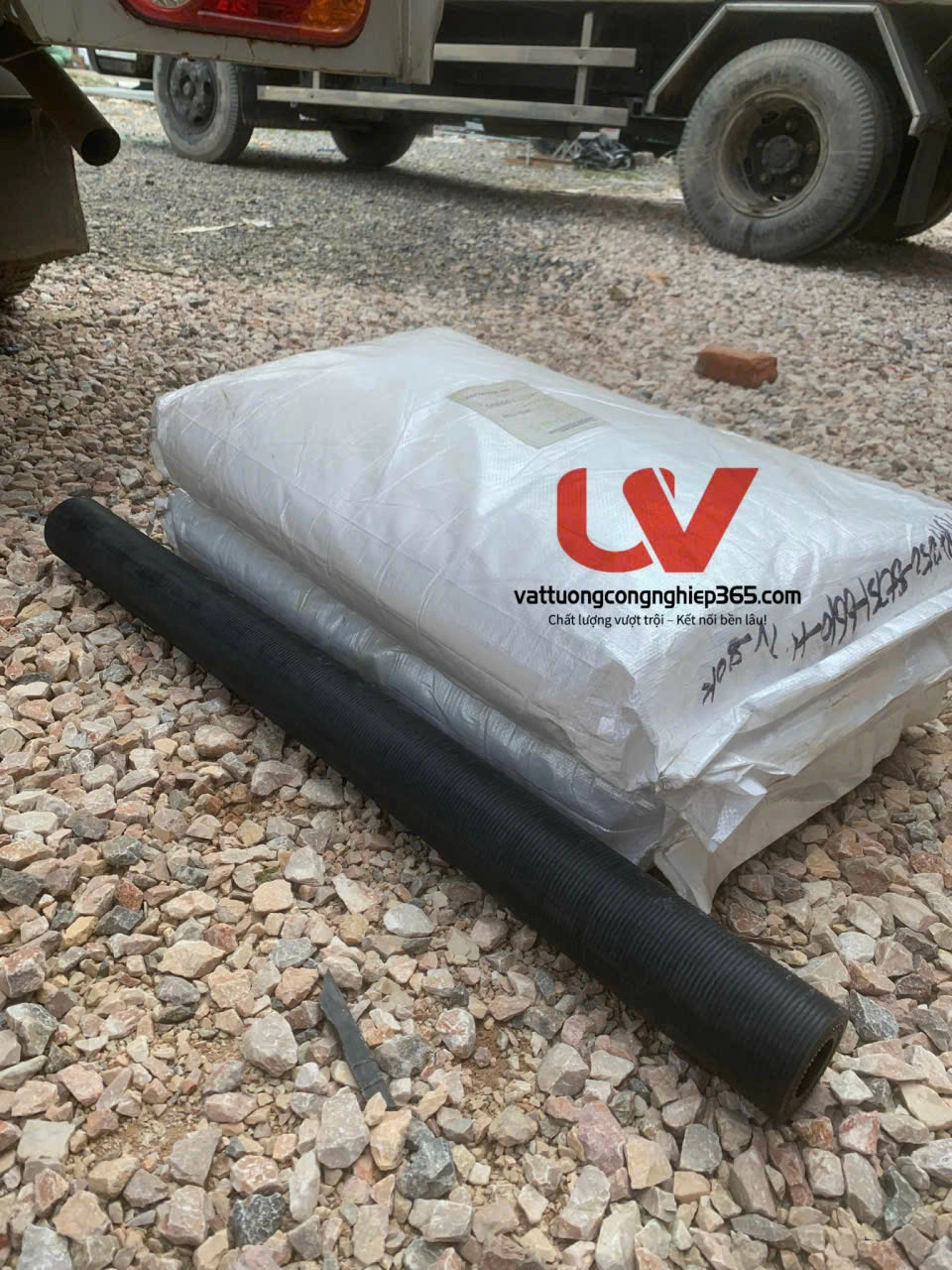 Cung cấp ống ép và phụ gia sùng cho máy phun vữa trát tường