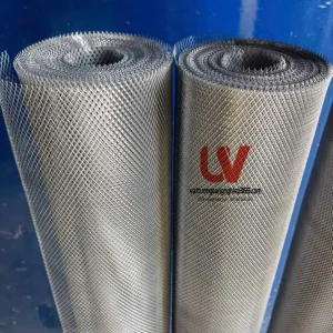 Sản xuất lưới trám 1.5ly ô lưới 15x30mm cuộn dài 10m