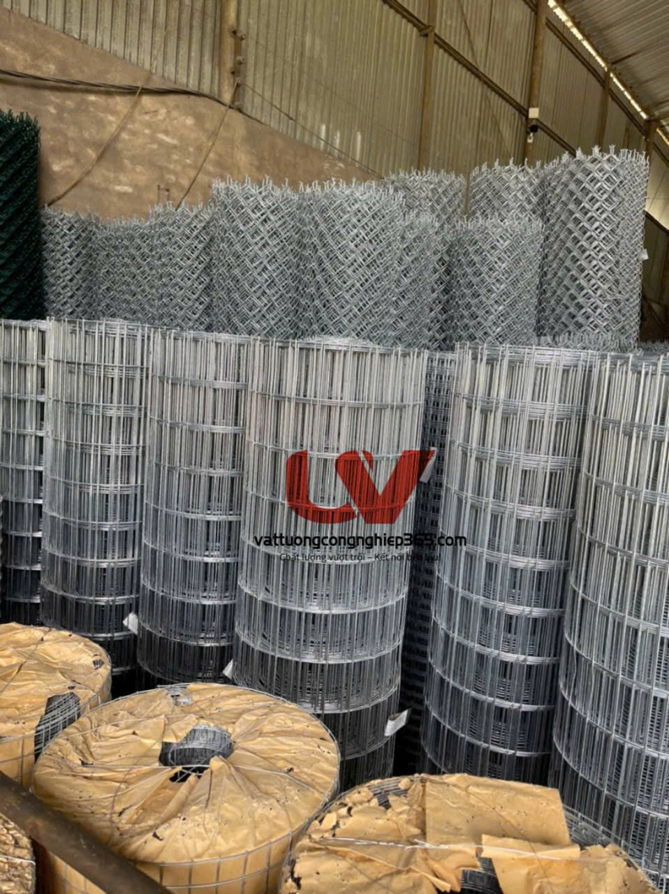 Sản xuất lưới hàn mạ kẽm 3.5ly ô lưới 25x50mm dài 20m