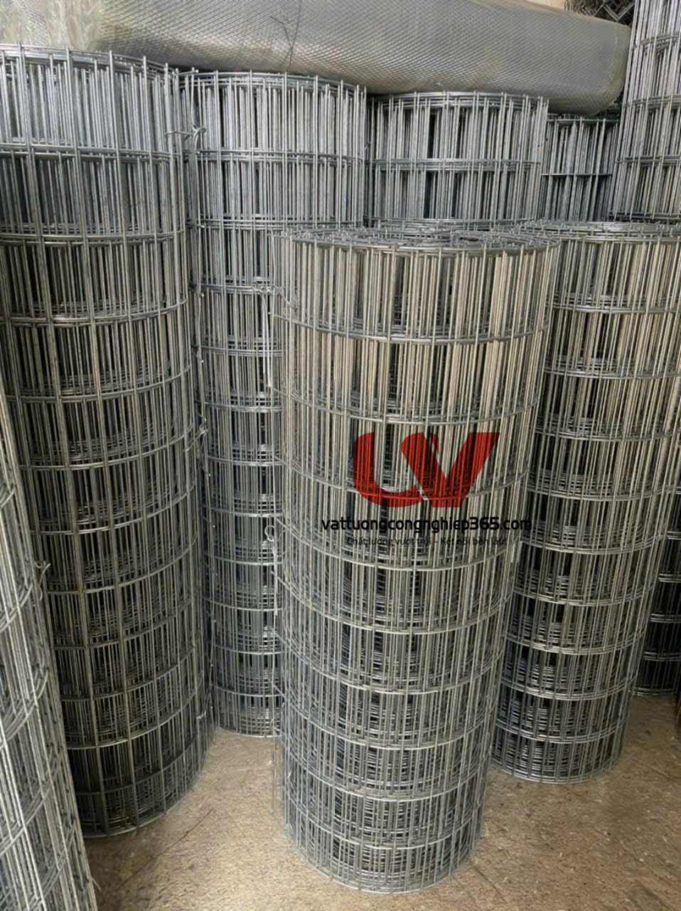 Mua lưới hàn mạ kẽm 3lyx50x100mm dạng cuộn