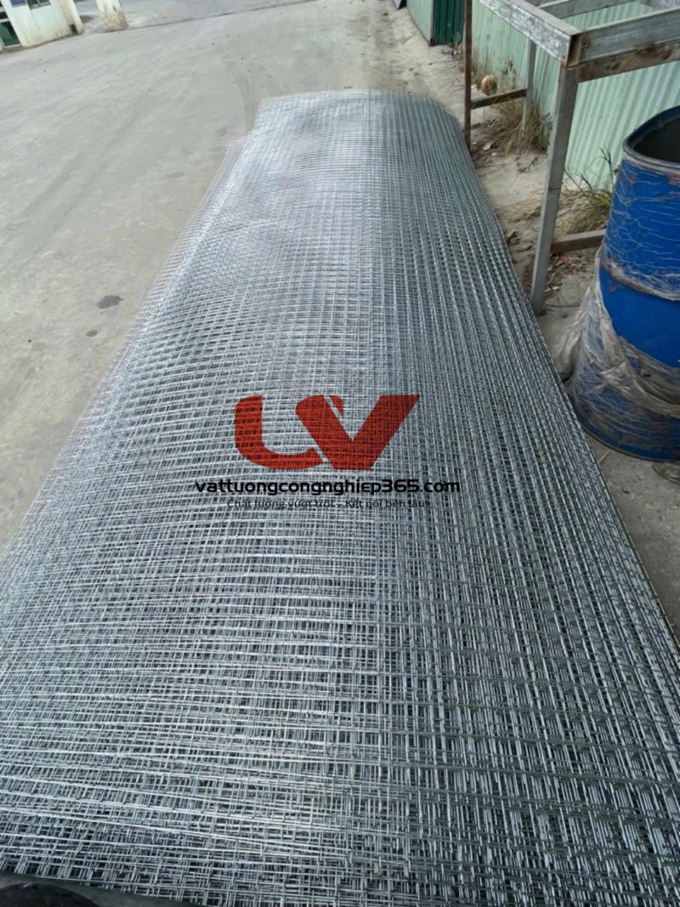 Sản xuất lưới hàn mạ kẽm 4mm ô 50x100mm kích thước 1mx2m