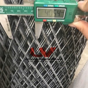 Sản xuất lưới mắt cáo 3ly ô lưới 38x76 cuộn 10m