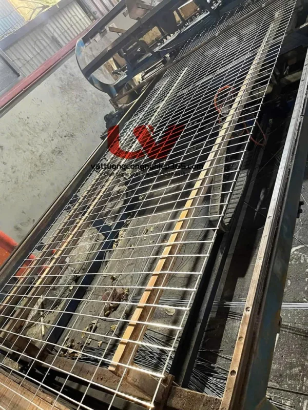 Nơi bán lưới sắt hàn 4ly ô 50x100 dạng tấm 1mx2m