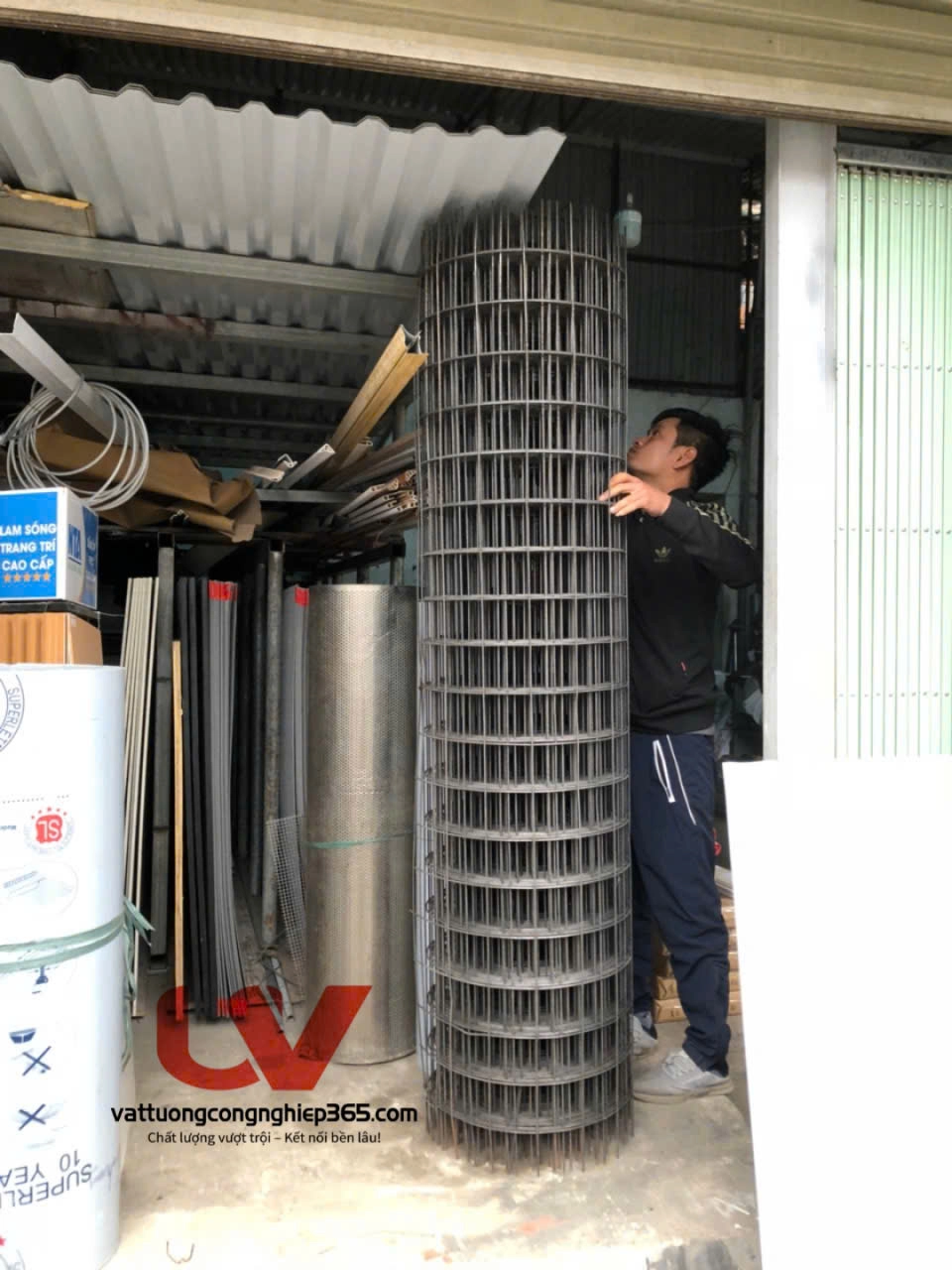 Sản xuất lưới thép hàn dạng cuộn 4ly ô 200x200 đổ bê tông