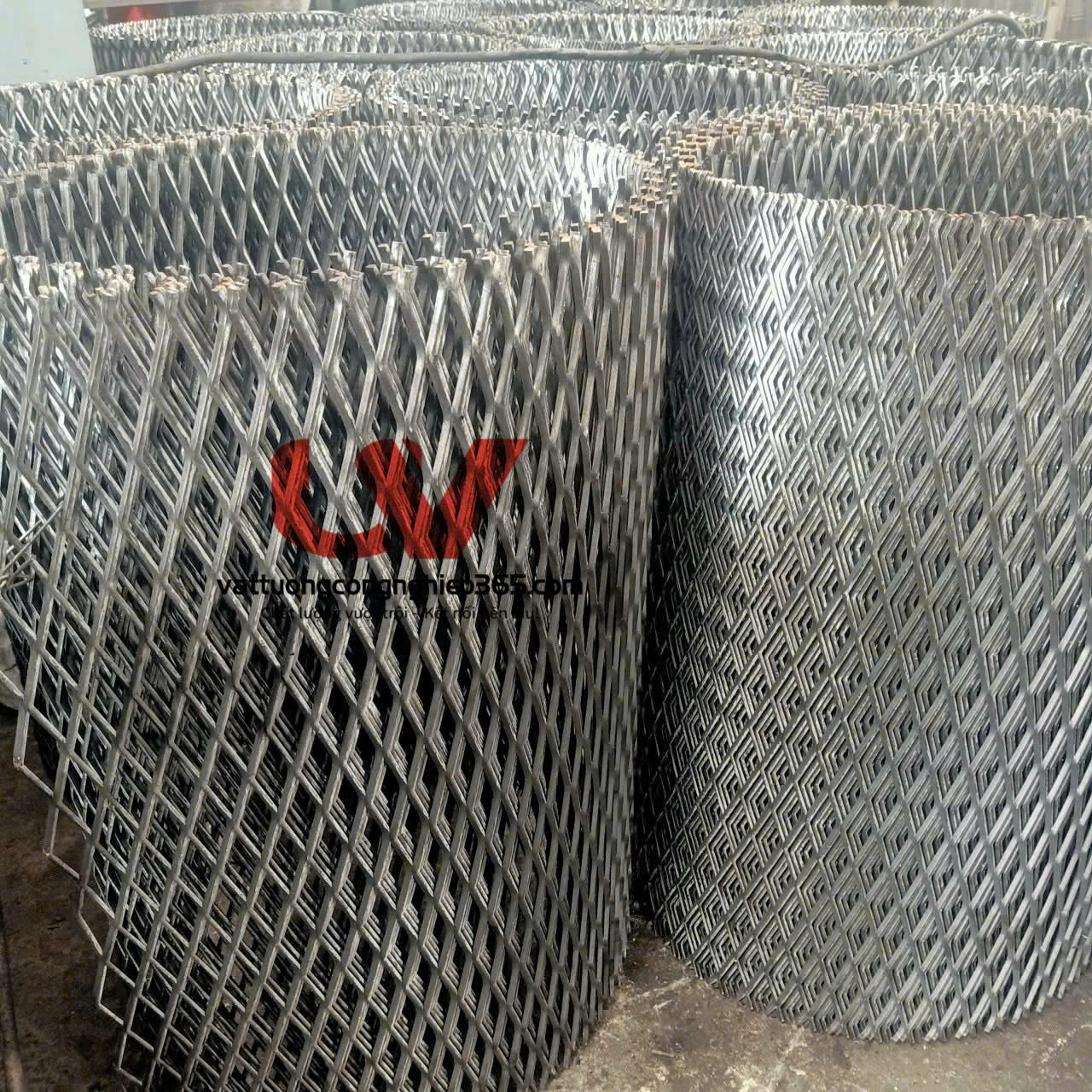 Nơi bán Lưới hình thoi dây 3ly ô 45x90 dài 10m