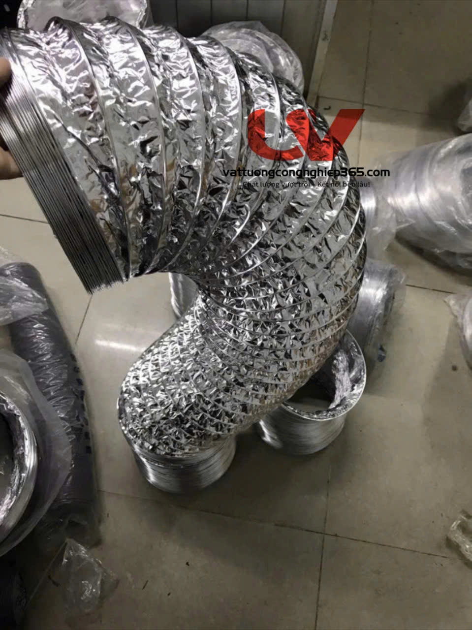 Phân phối ống bạc mềm hút khói bếp uy tin