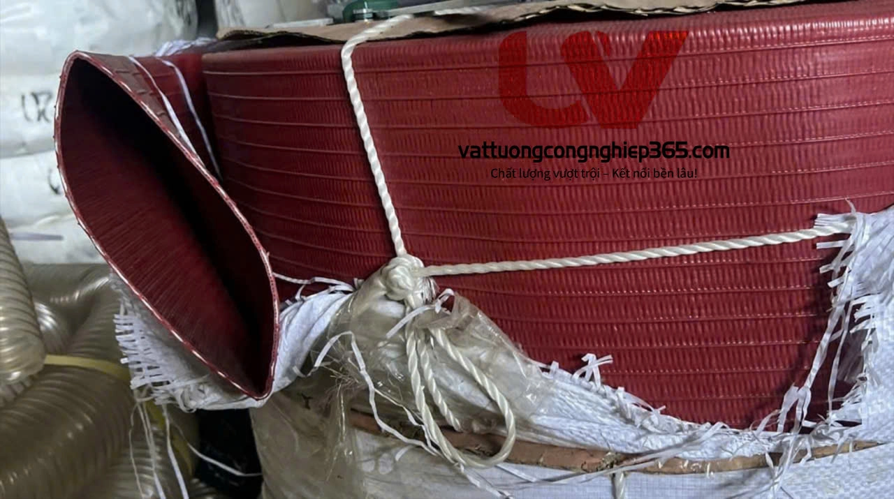 Ống bạt cốt dù phi 300 là loại ống có đường kính lớn nên được dùng dẫn xả nước, sỏi, cát công nghiệp và chúng được sử dụng làm ống xả bê tông