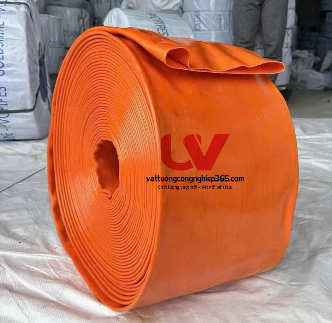 Ống bạt cam phi 120mm là loại ống được làm từ nhựa PVC dẻo và bền, gia cố bằng sợi polyester (cốt dù) để tăng cường độ bền và khả năng chịu áp lực