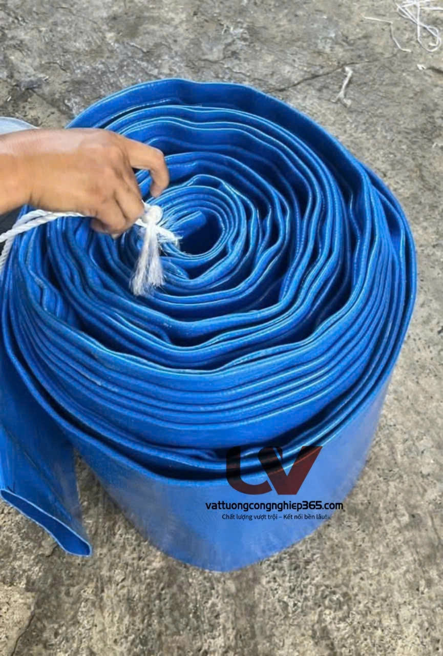 Ống bạt xanh phi 80 dùng xả nước, tưới tiêu, bơm thải bùn nông lâm ngư nghiệp; Ống còn dùng bơm chất lỏng nhẹ, hóa chất ở các khu công nghiệp, nhà xưởng
