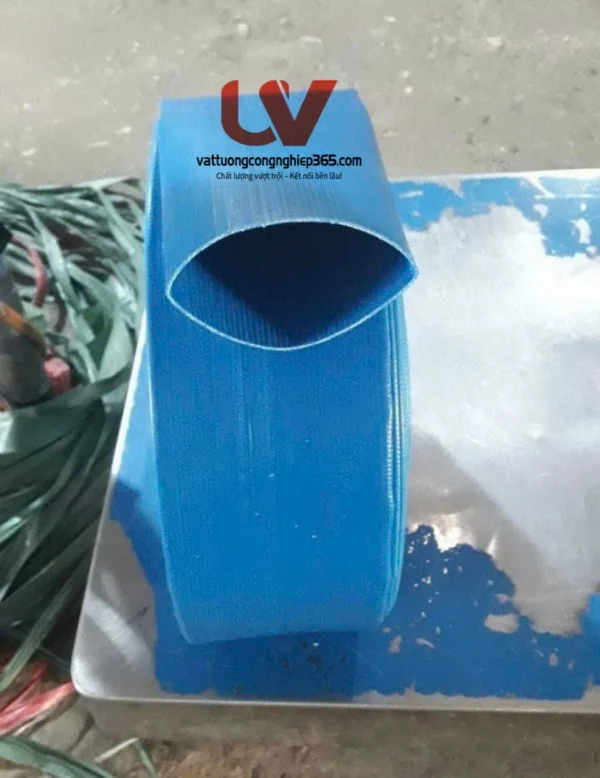 Ống bạt cốt dù phi 80mm là loại ống được làm từ nhựa PVC dẻo và bền, gia cố bằng sợi polyester (cốt dù) để tăng cường độ bền và khả năng chịu áp lực