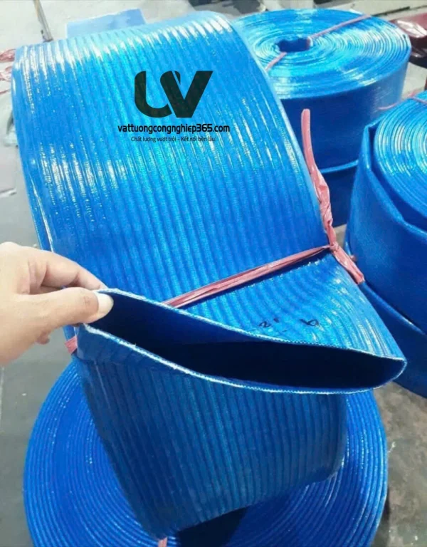 Ống bạt cốt dù phi 120mm là loại ống được làm từ nhựa PVC dẻo và bền, gia cố bằng sợi polyester (cốt dù) để tăng cường độ bền và khả năng chịu áp lực