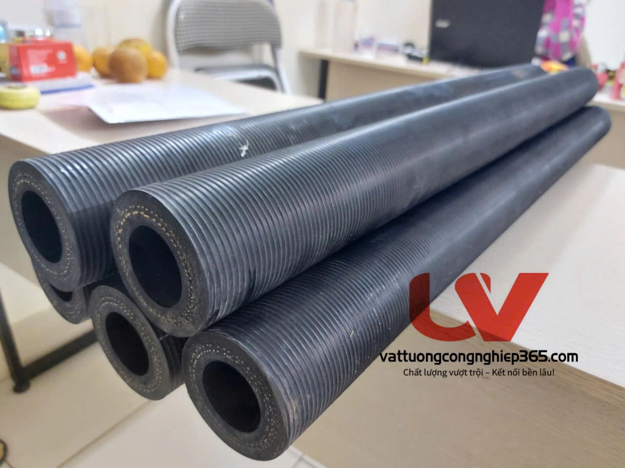 Phân phối ống cao su ép vữa 40x72 dài 93cm