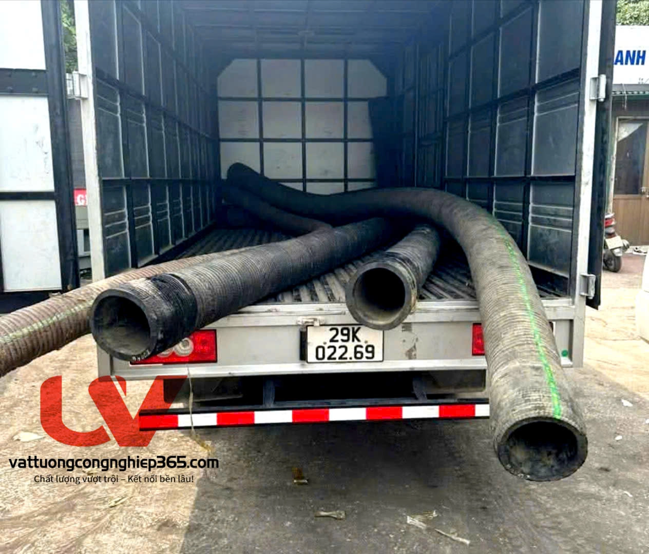 Nhập sản xuất ống cao su lõi thép phi 200 hút cát, bùn, nước