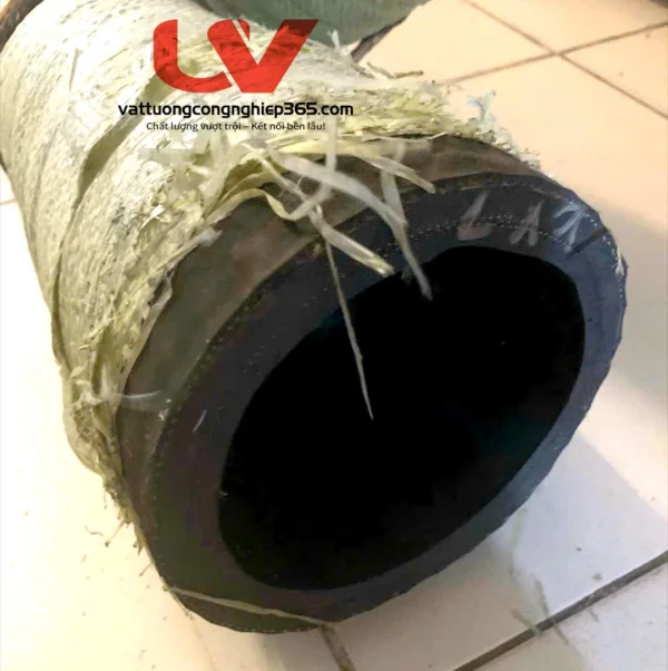Ống cao su lõi thép D125 dùng hút cát, hút bùn, hút nước