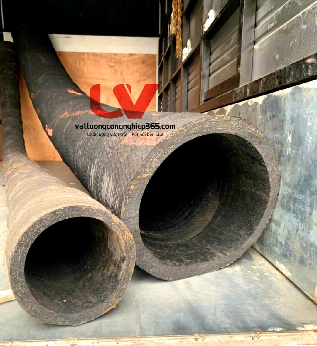 Ống cao su lõi thép phi 325 chuyên dùng hút nước, hút cát, hút bùn, hút xi măng
