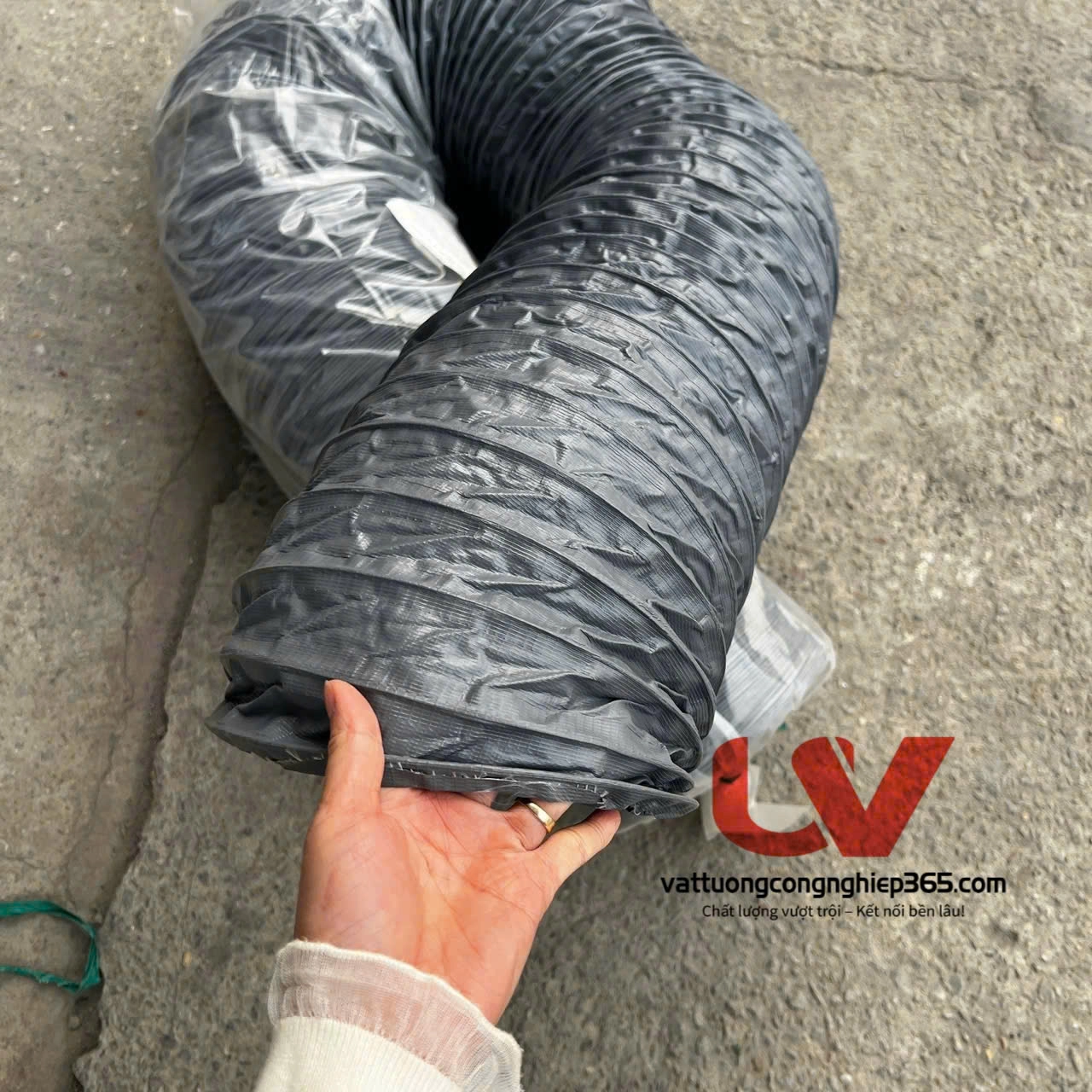 Phân phối ống dẫn gió mềm vải D125 lắp quạt hút âm trần