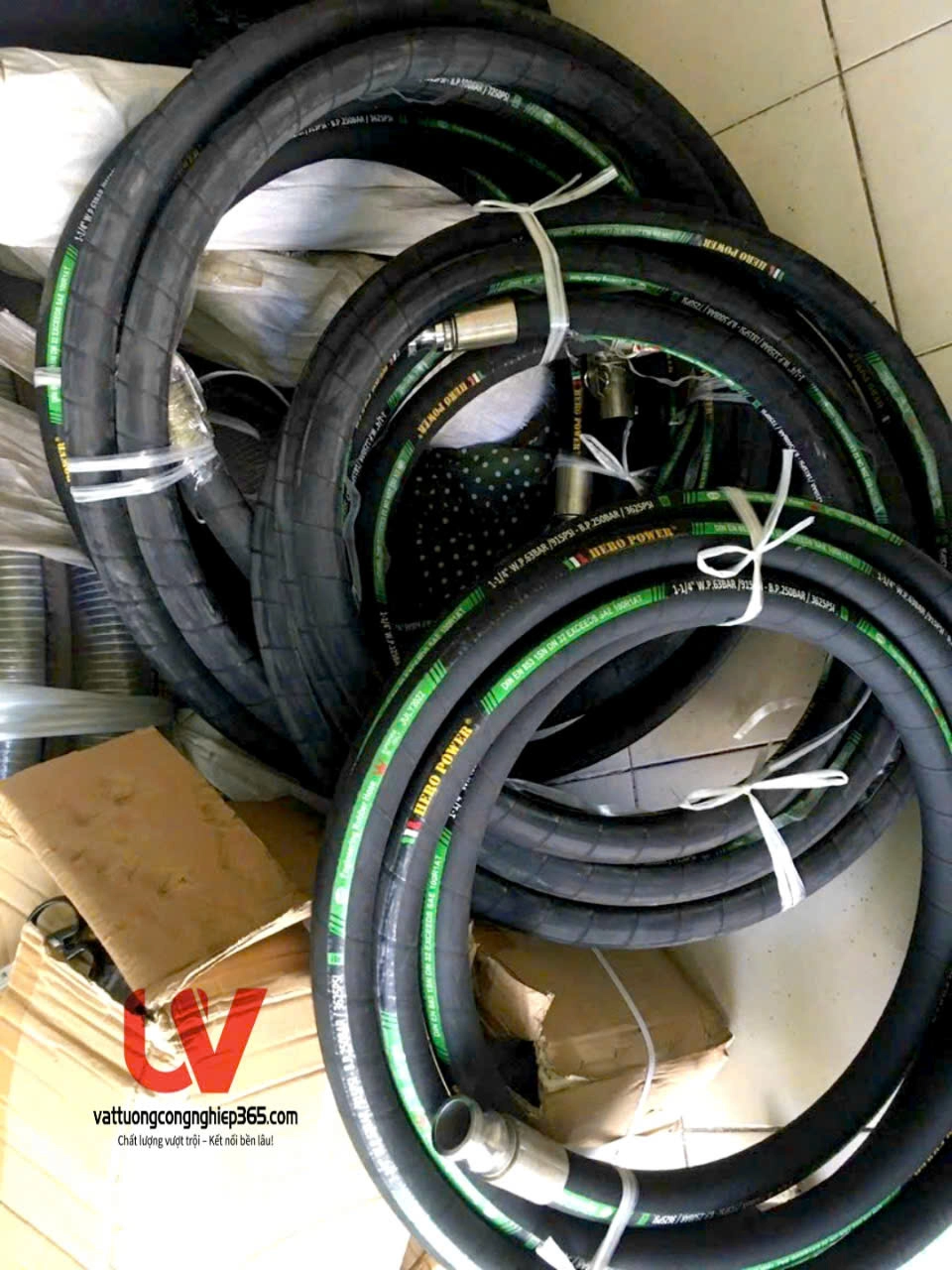 Dây máy phun vữa trát tường phi 32 hoặc 38