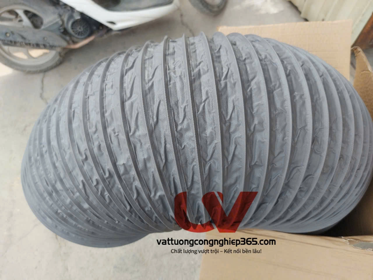 Ống gió mềm vải D300 lắp quạt thông gió trung tâm thương mại