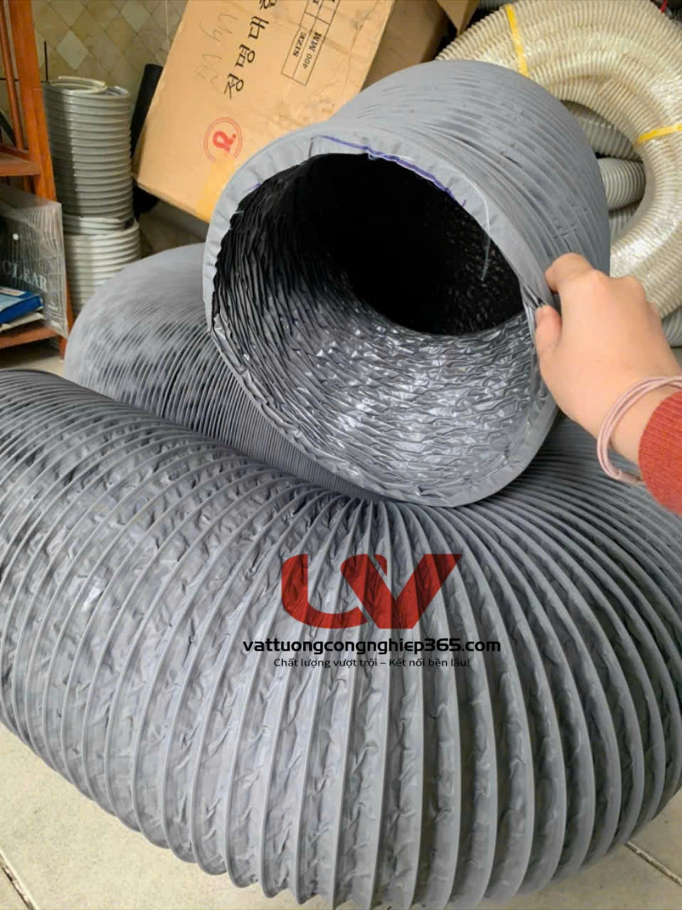 Phân phối ống gió mềm vải D450 lắp quạt thông gió tòa nhà