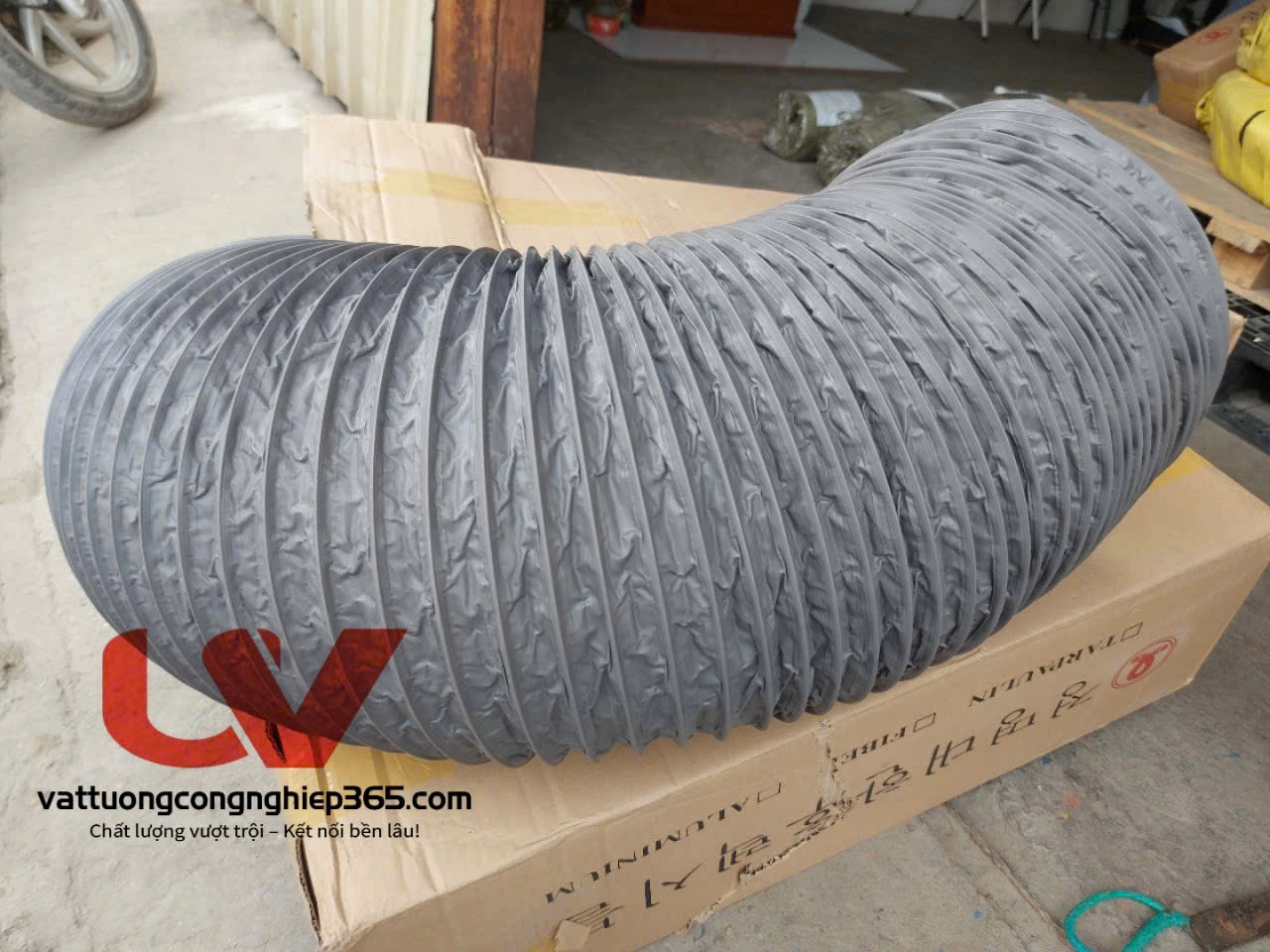 Phân phối ống gió vải mềm D250 lắp quạt thông gió tòa nhà