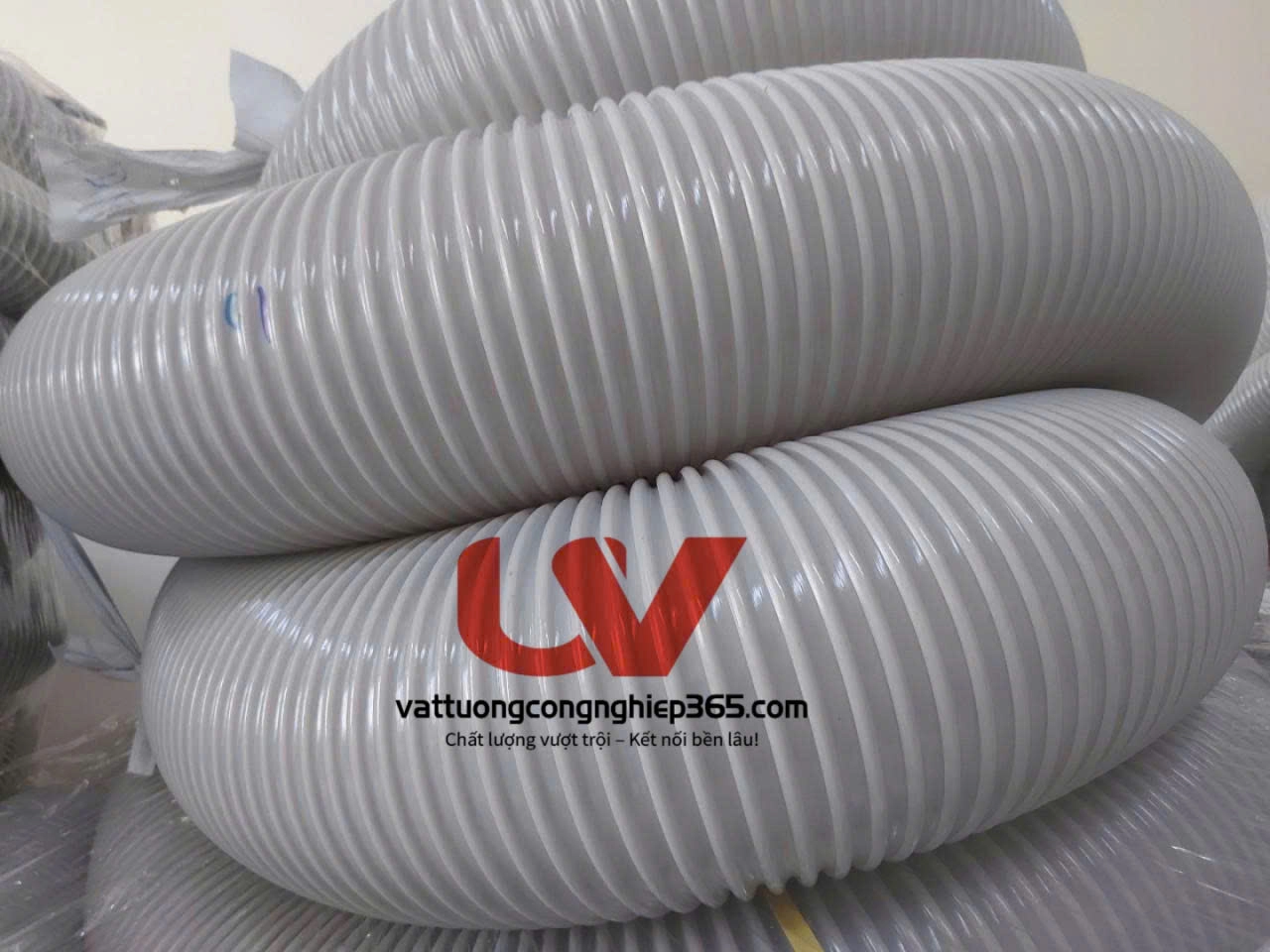 Cung cấp ống hút bụi gân nhựa phi 120 hút bụi gỗ, xi măng, trấu