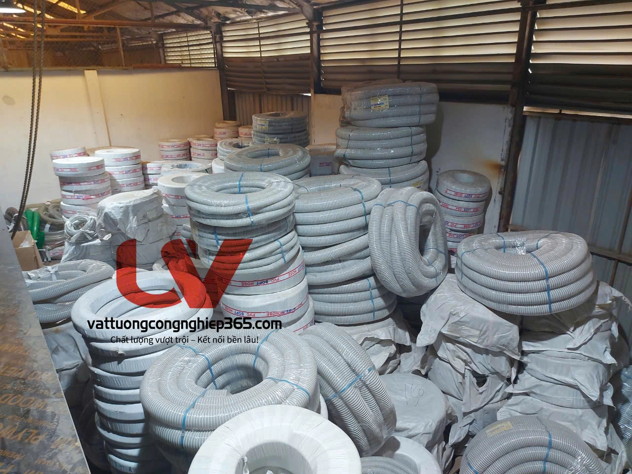 Phân phối ống hút bụi gỗ, trấu, xi măng, mùi sơn, mùi hóa chất giá rẻ