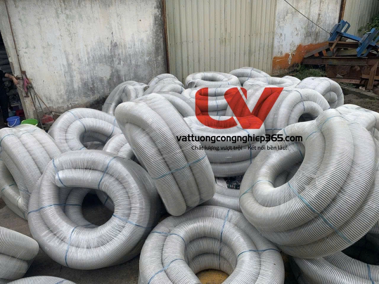 Mua ống hút bụi gỗ phi 110 giá rẻ ngay ở đây