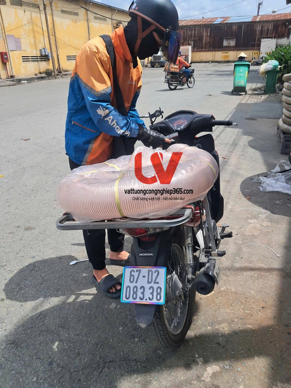 Cung cấp ống hút bụi lõi đồng phi 60 lắp máy hút bụi gỗ