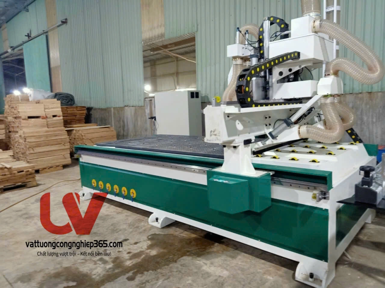 Cung cấp ống hút bụi lõi đồng gắn máy cắt gỗ uy tín