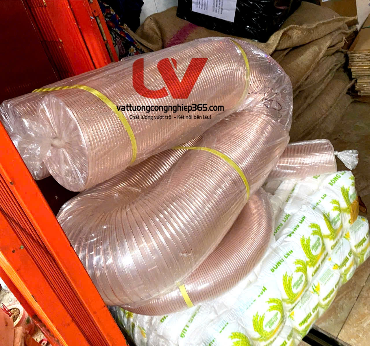 Cung cấp Ống hút bụi pu lõi đồng phi 350 được lựa chọn hút mùn cưa, dăm bào, hút trấu, bụi vải