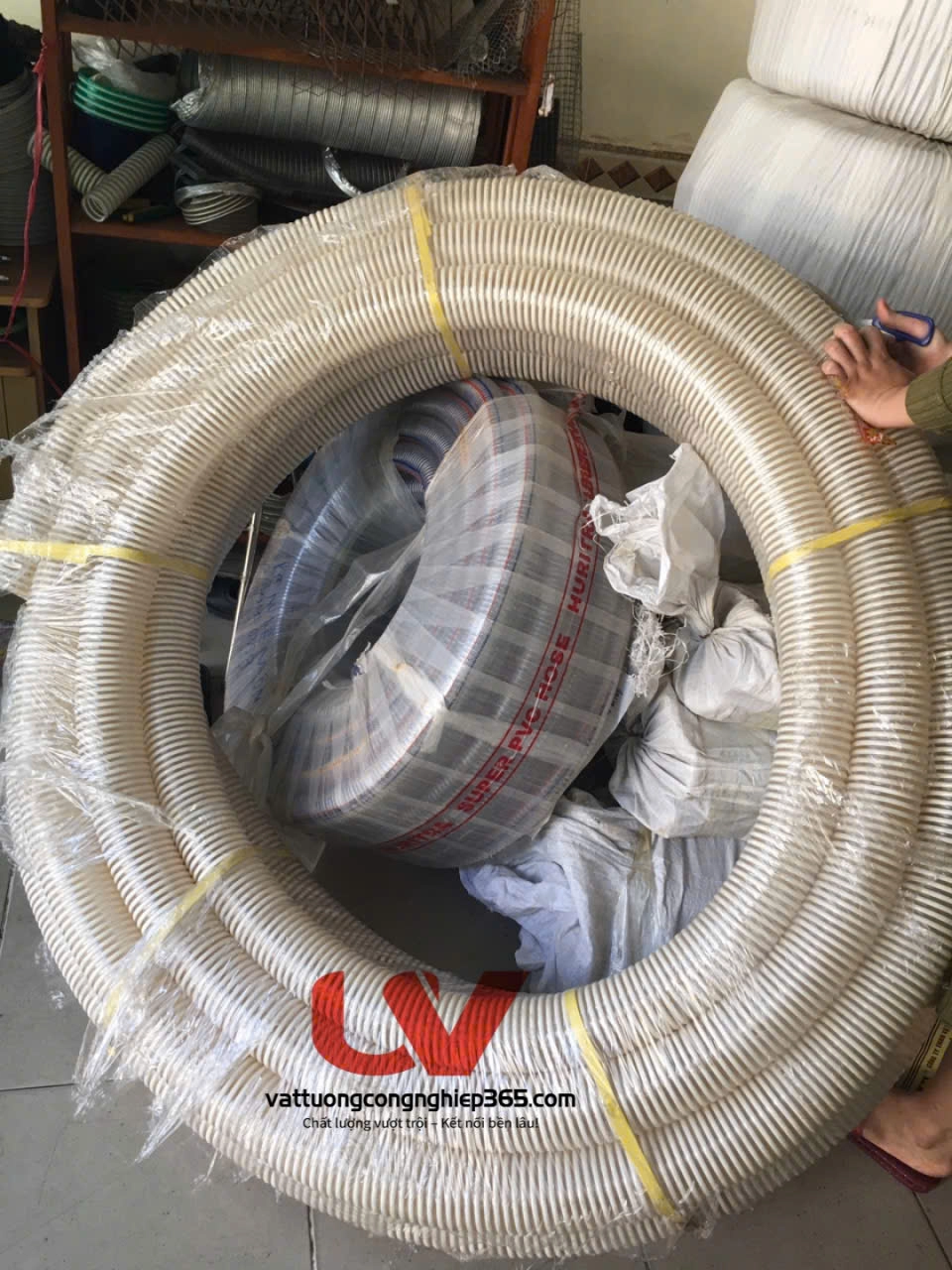 Phân phối ống gân nhựa phi 76 dùng hút liệu tại Hà Nội