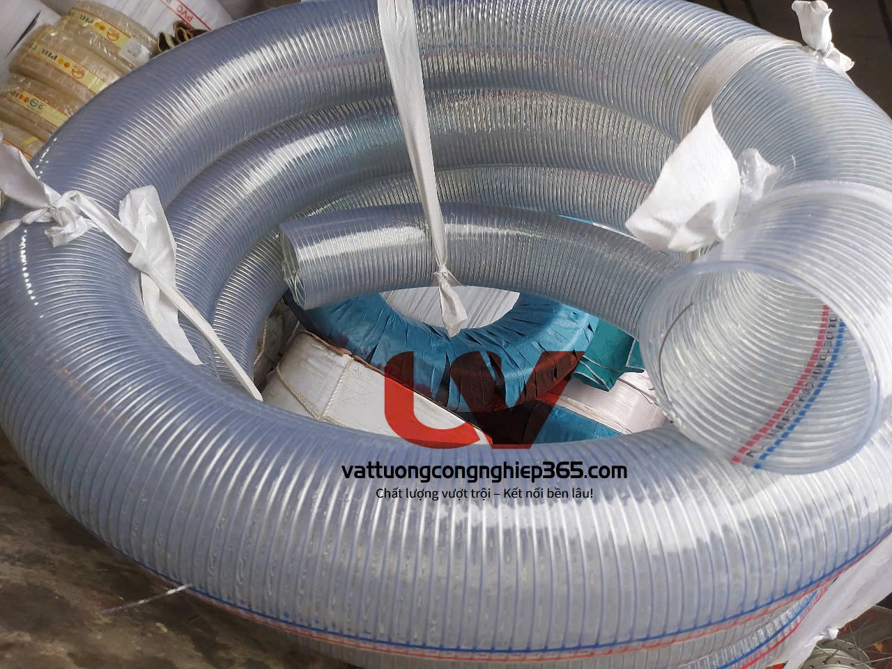 Phân phối ống hút nước lõi thép phi 150