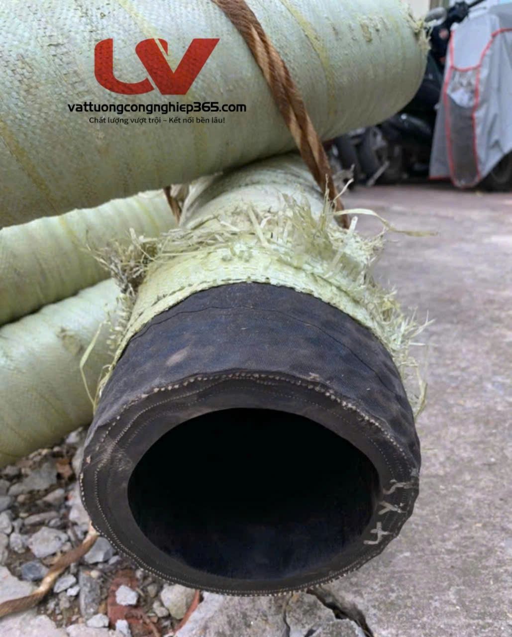 Ống cao su lõi thép phi 114x7m chuyên dùng xả xi măng cho nhà máy sản xuất xi măng