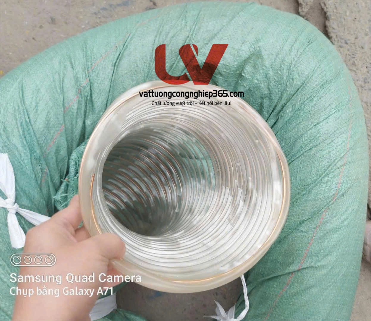 Phân phối ống lò xo mềm phi 140 dùng hút bụi gỗ, xi măng, trấu