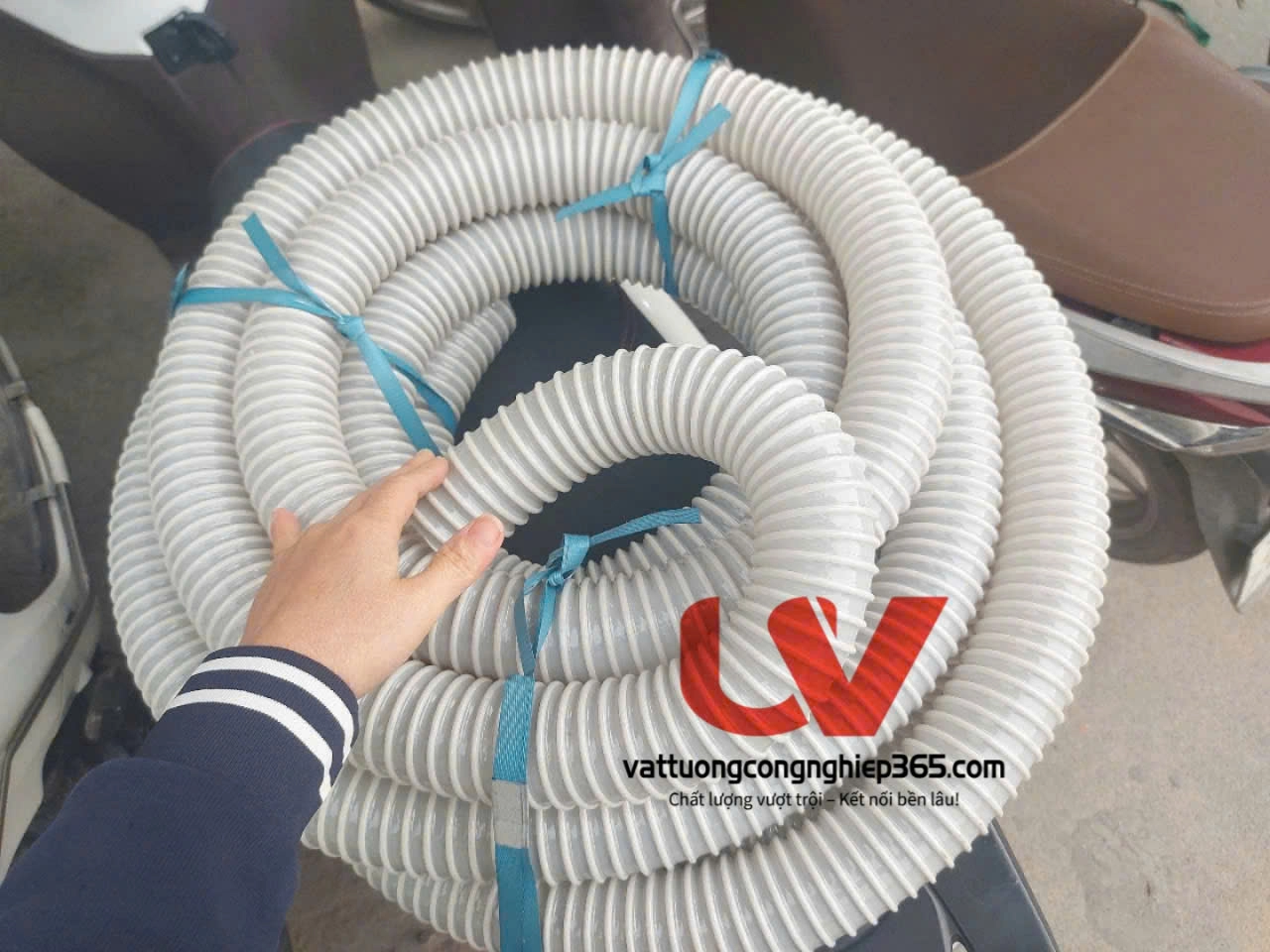 Nơi bán ống mềm dẫn bụi phi 50 giá rẻ