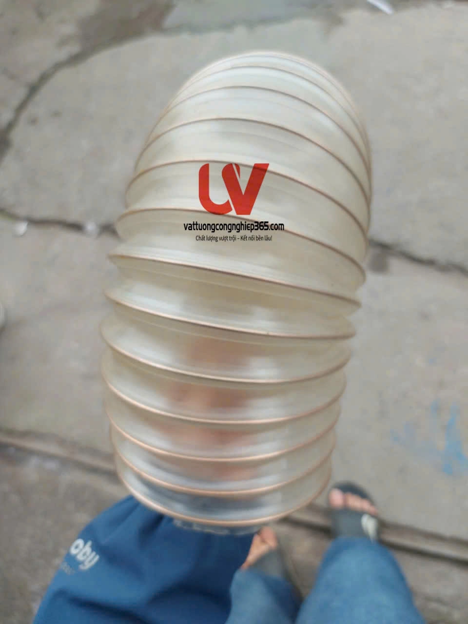 Phân phối ống mềm gân đồng phi 76 lắp máy CNC