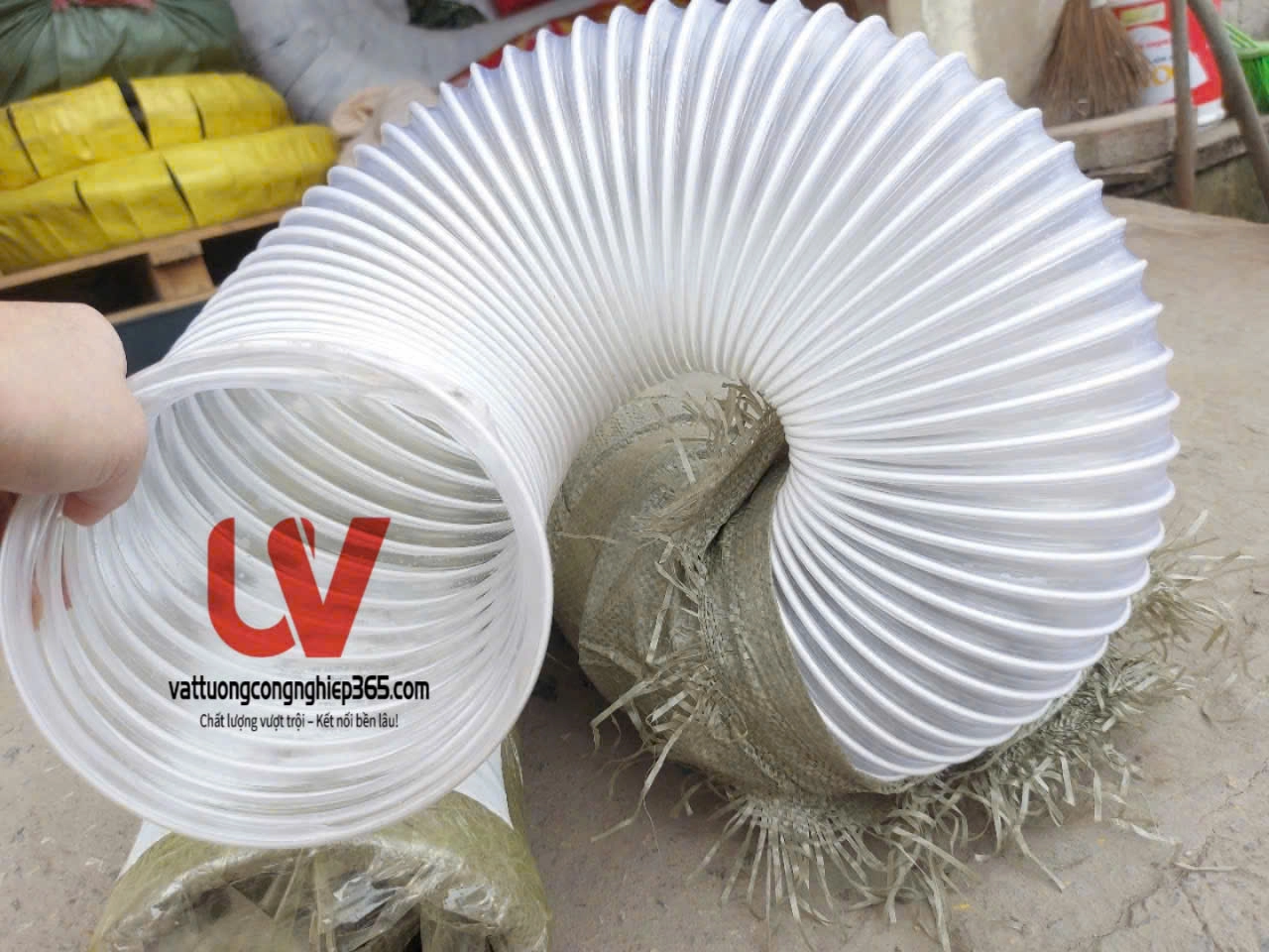 Địa chỉ bán ống mềm lò xo hút bụi phi 100 chất lượng