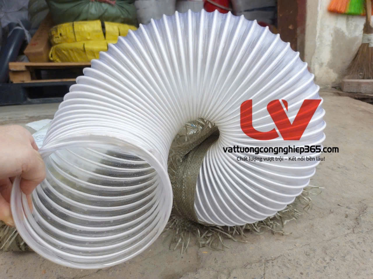 Phân phối ống mềm lò xo phi 150 dùng hút trấu, bụi gỗ, bụi xi măng