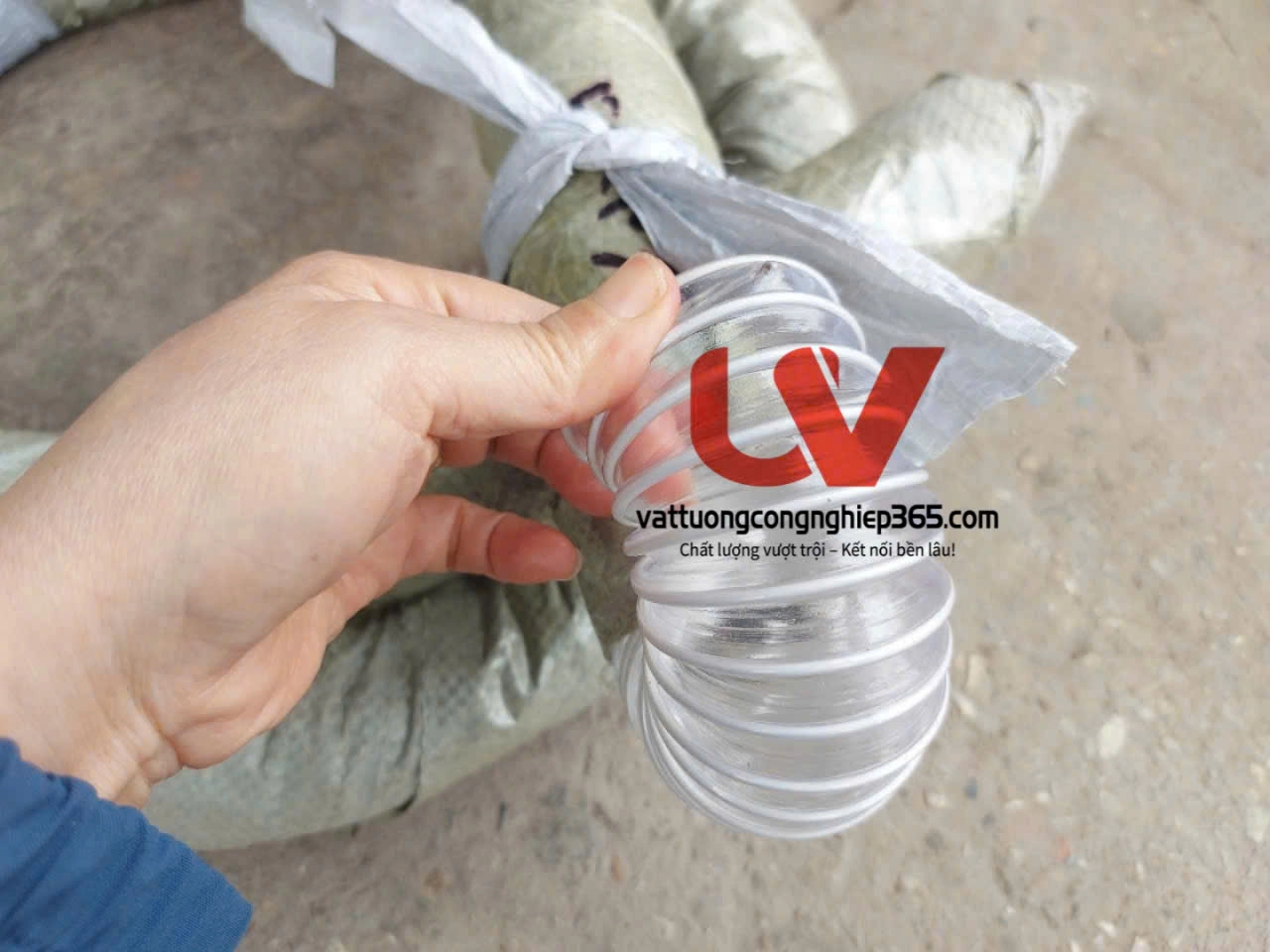 Cung cấp ống mềm hút bụi phi 50 lắp máy cnc