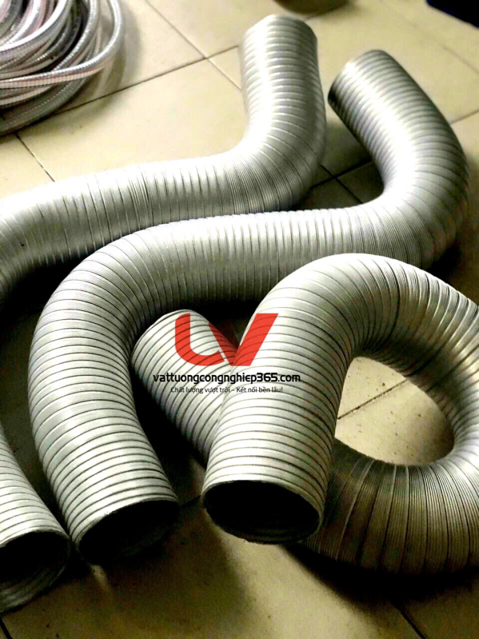 Địa chỉ bán ống nhôm D250 dùng thoát khói bếp công nghiệp chính hãng
