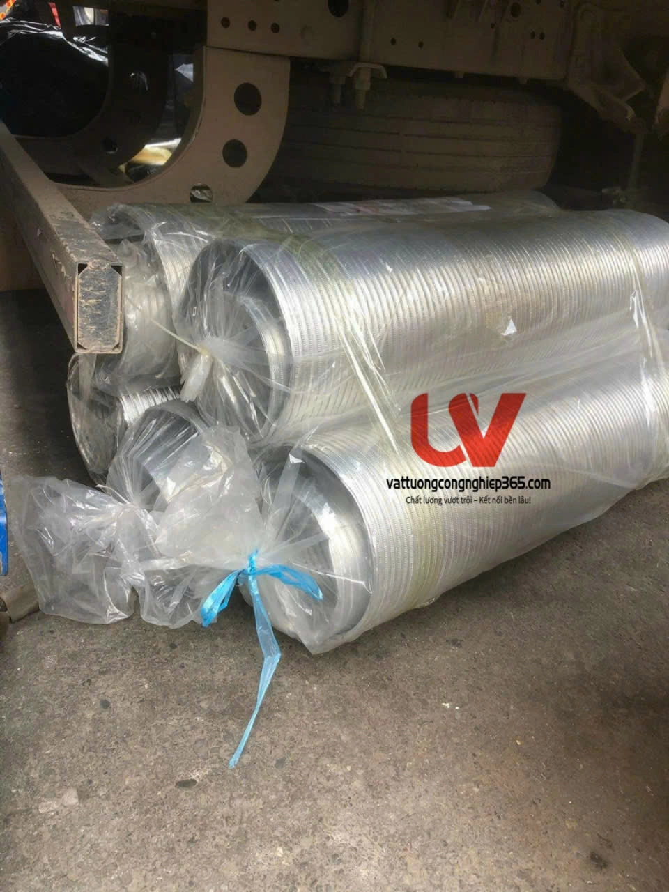 Mua ống nhôm nhún D300 thoát hơi nóng máy sấy chính hãng ở đây