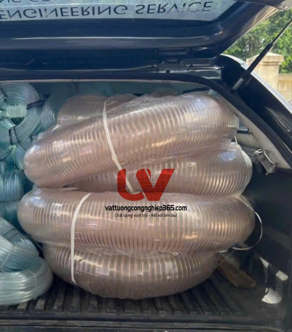 Ống nhựa gân đồng phi 125 lắp máy cnc, hút dăm bào, bụi vải