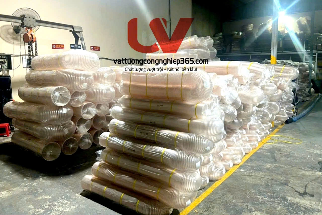 Ống nhựa mềm lõi đồng hút trấu, mùn cưa, xi măng, vỏ hạt