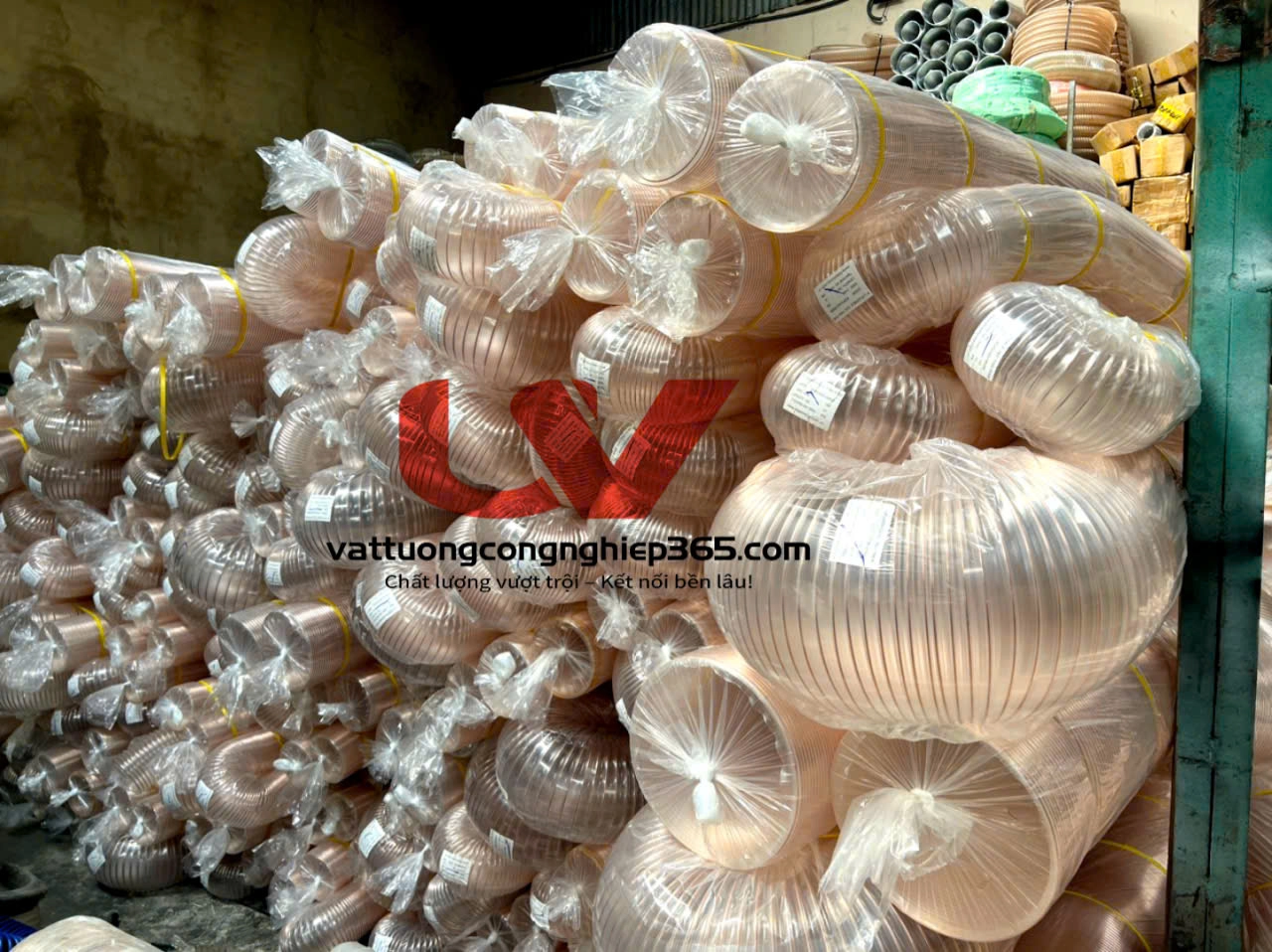 Mua ống nhựa lõi đồng dùng hút bụi sợi vải chất lượng ở đây