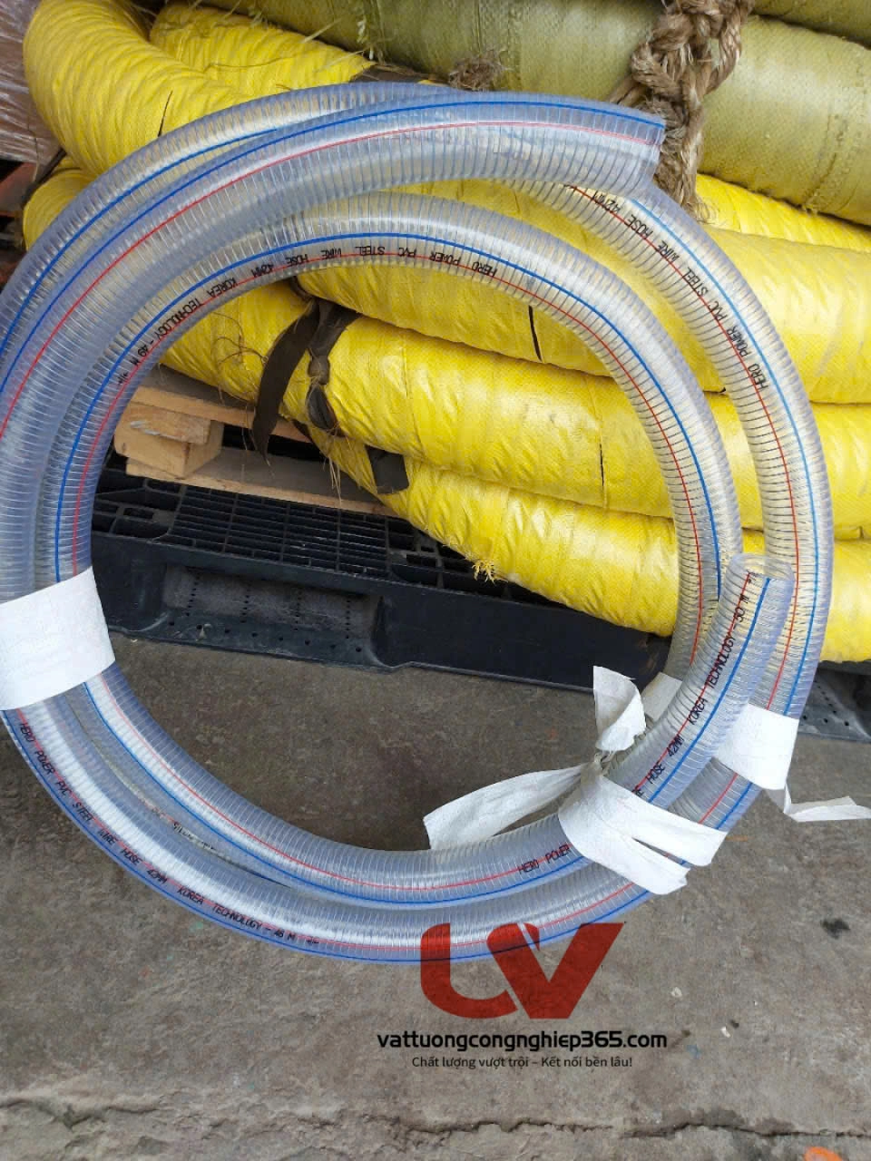 Đia chỉ cung cấp ống nhựa lõi thép dẫn hóa chất lỏng phi 38 chất lượng
