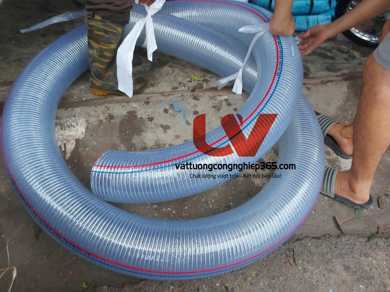 Cung cấp ống nhựa lõi thép phi 250 chịu mài mòn, áp lực cao.
