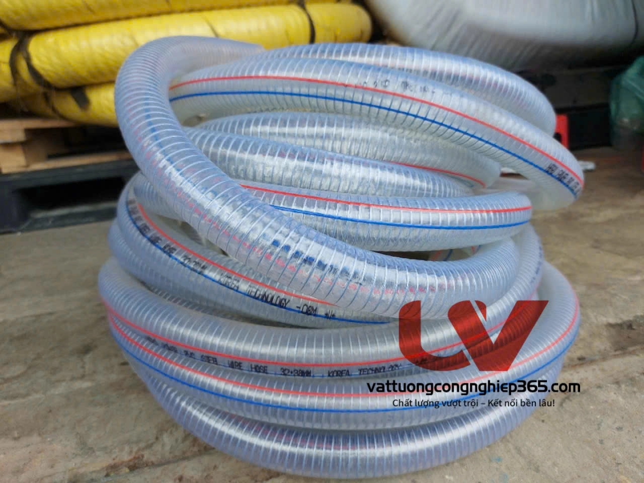 Mua ống nhưa lõi thép phi 40 dẫn xăng dầu ngay tại đây