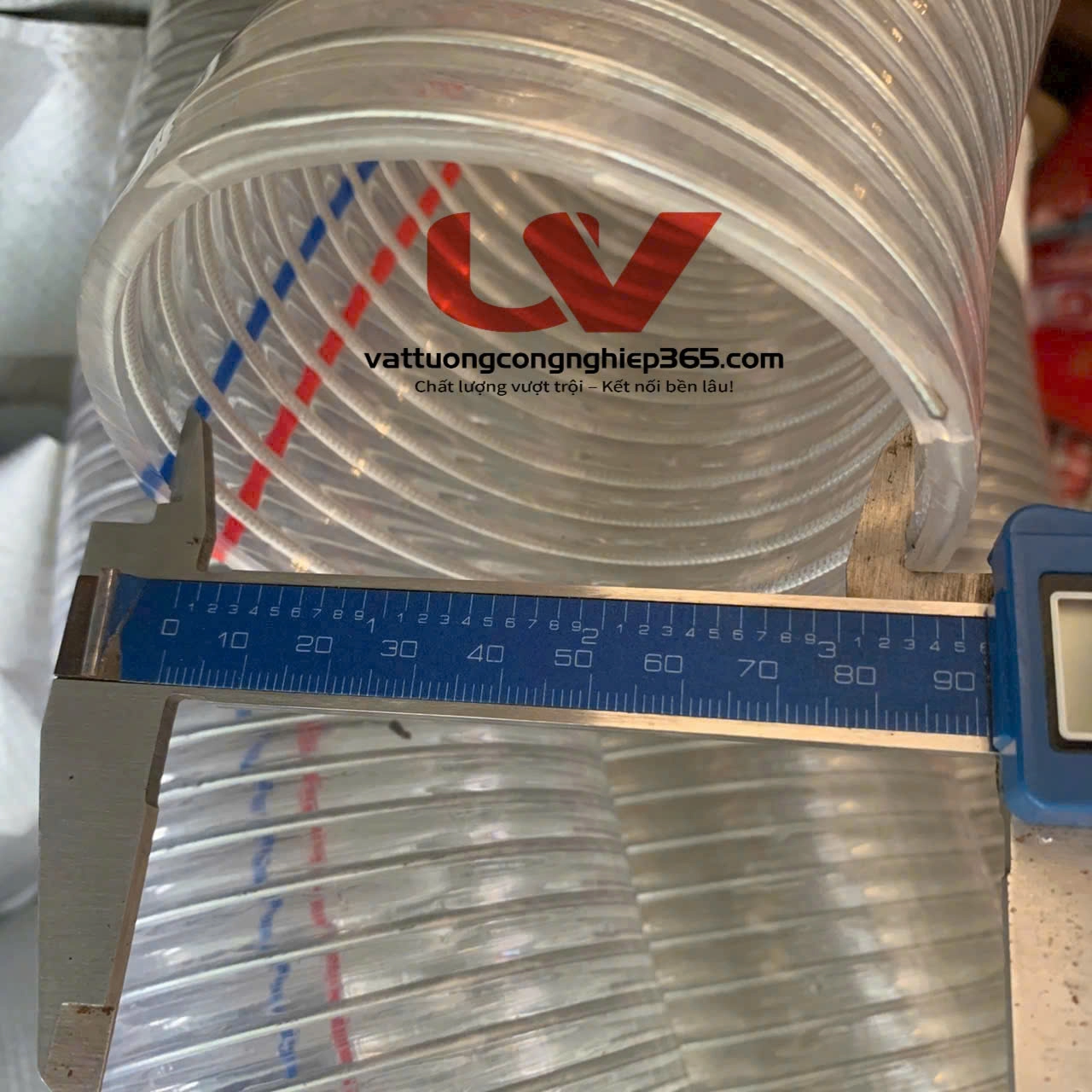 Phân phối ống nhựa lõi thép phi 90 dẫn nước giá rẻ