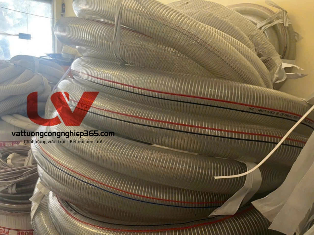 Cung cấp ống nhựa mềm gân thép dẫn dầu phi 100 uy tín