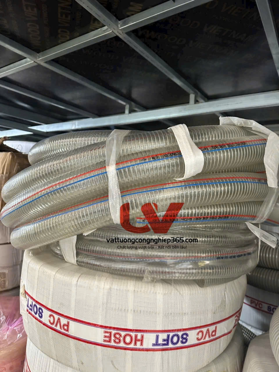 Mua ống nhựa mềm gân thép dẫn hóa chất lỏng uy tín
